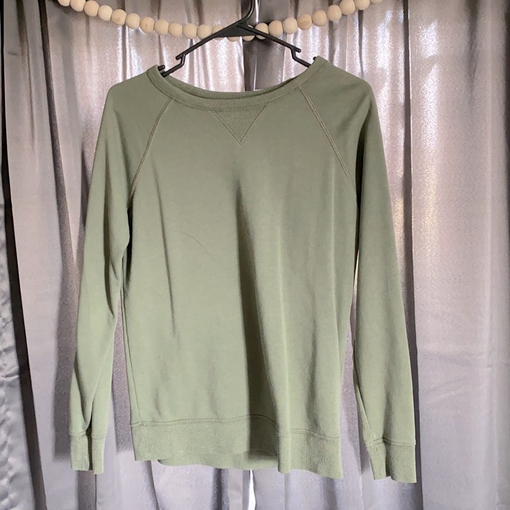Old Navy green crew neck <3